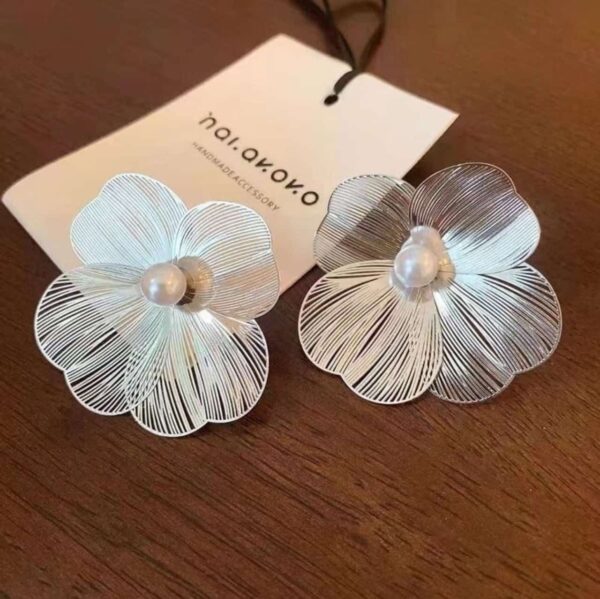 White Flower Earring